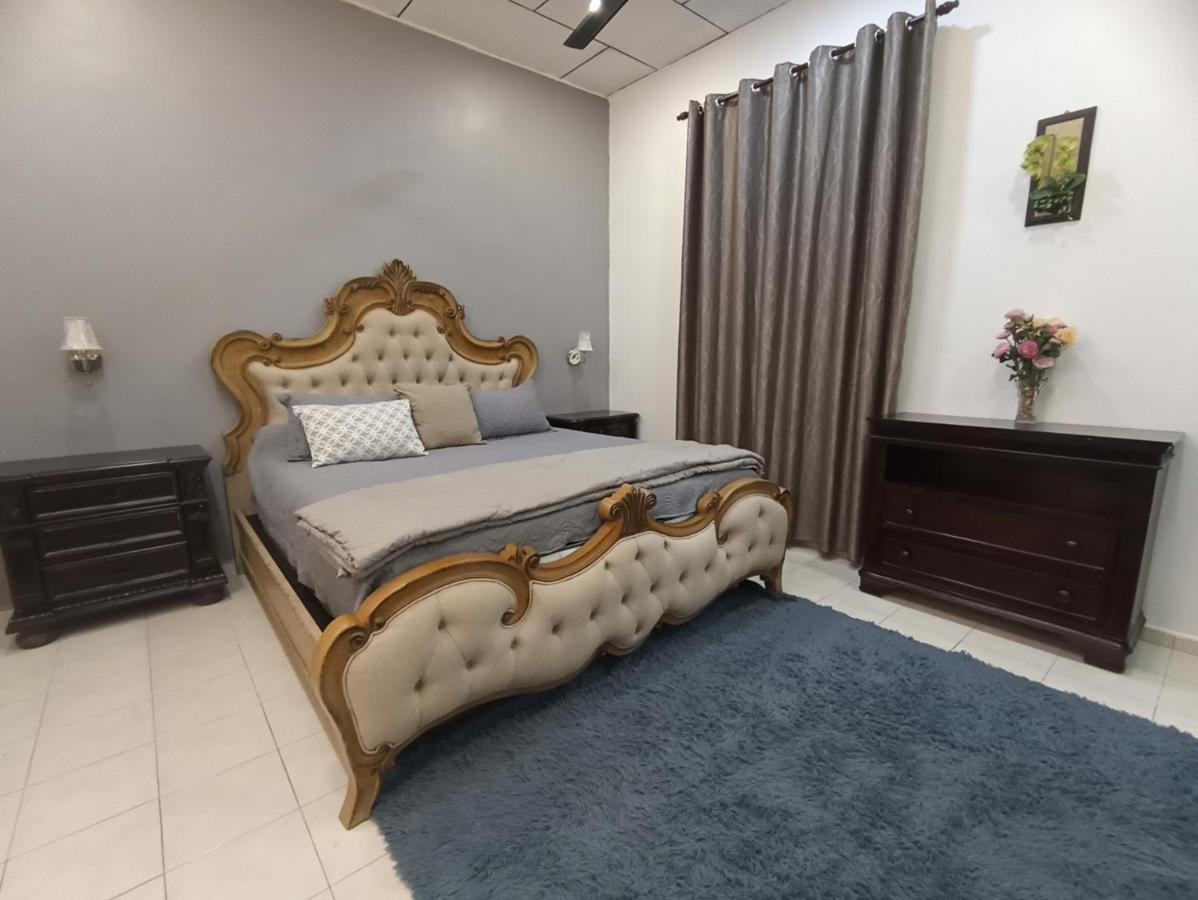 Basrie Villa "Mslim Only" - Mini Cinema , Private Pool , Wi-Fi , Netflix Muar Extérieur photo